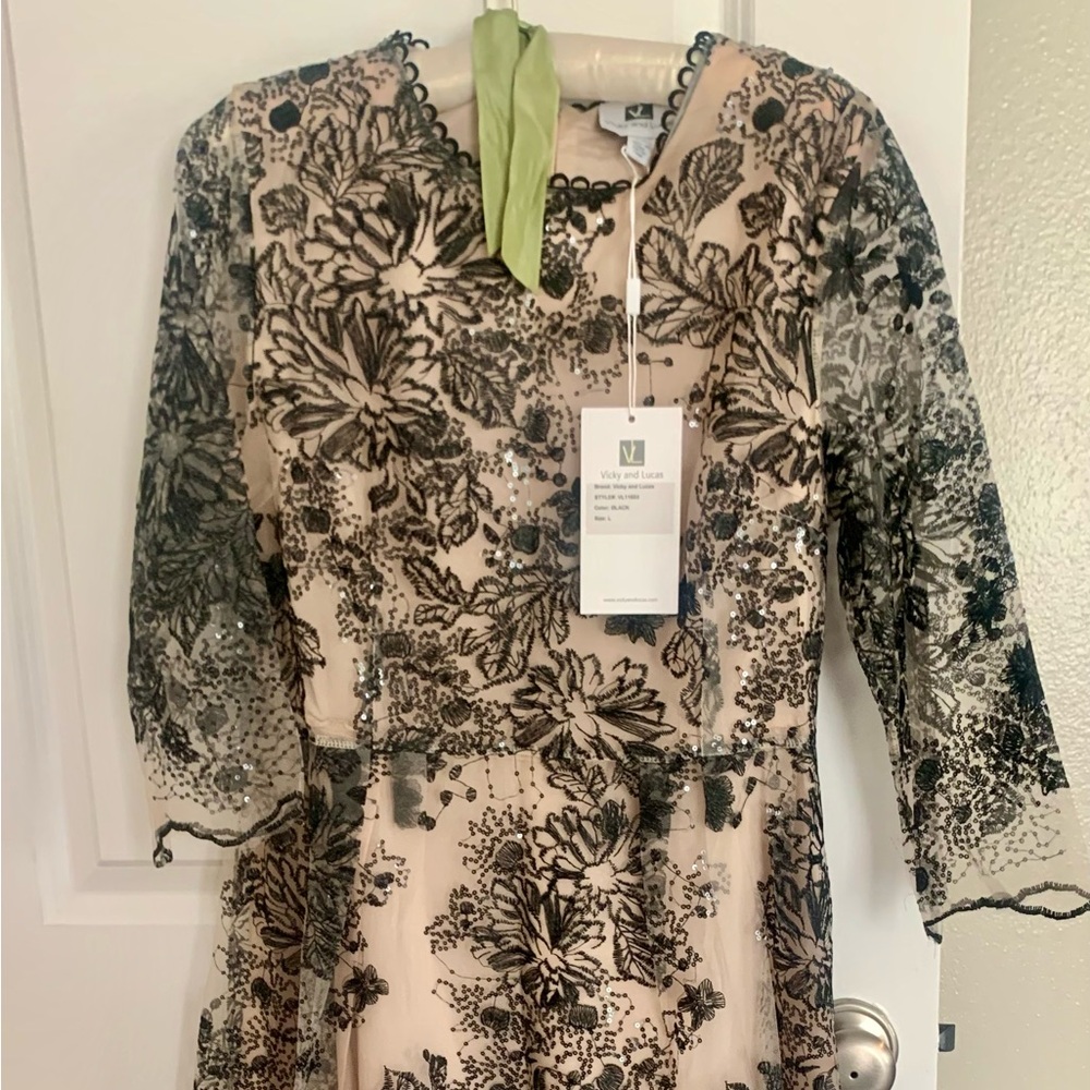 Women's Lace Overlay Floral Midi Dress - Black on Cream